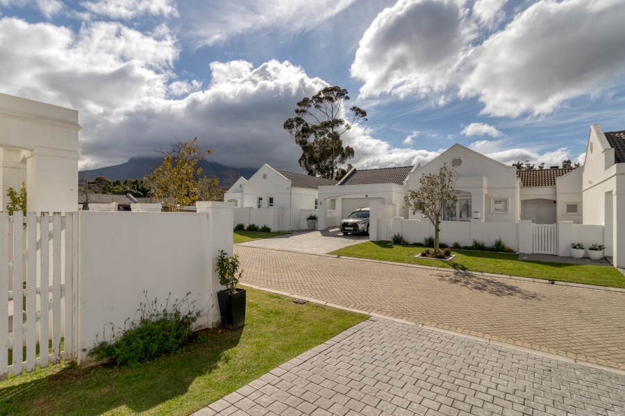 3 Bedroom Property for Sale in Roundhay Western Cape